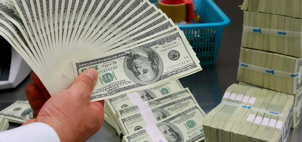 ¿A qué se debe la subida del dólar?