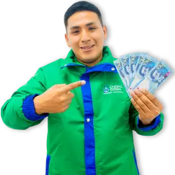 Persona sosteniendo varios billetes